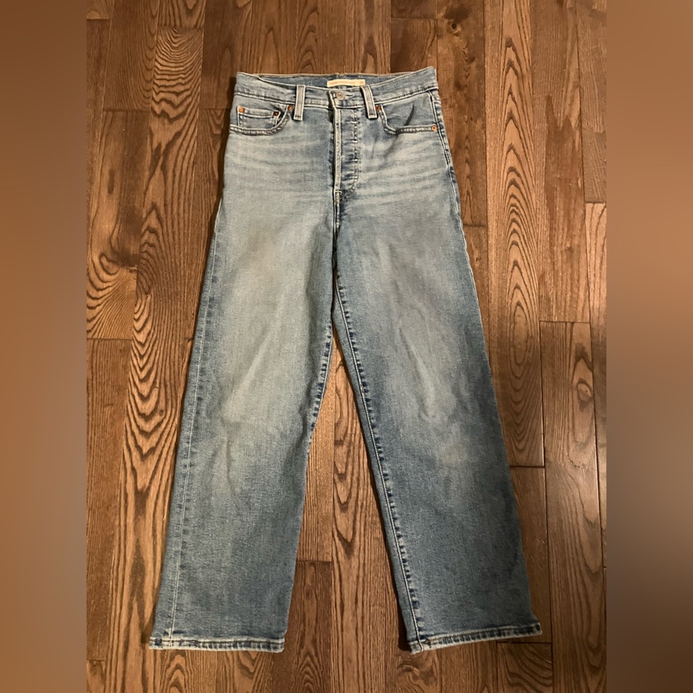 Levi’s Ribcage Straight Ankle Jeans